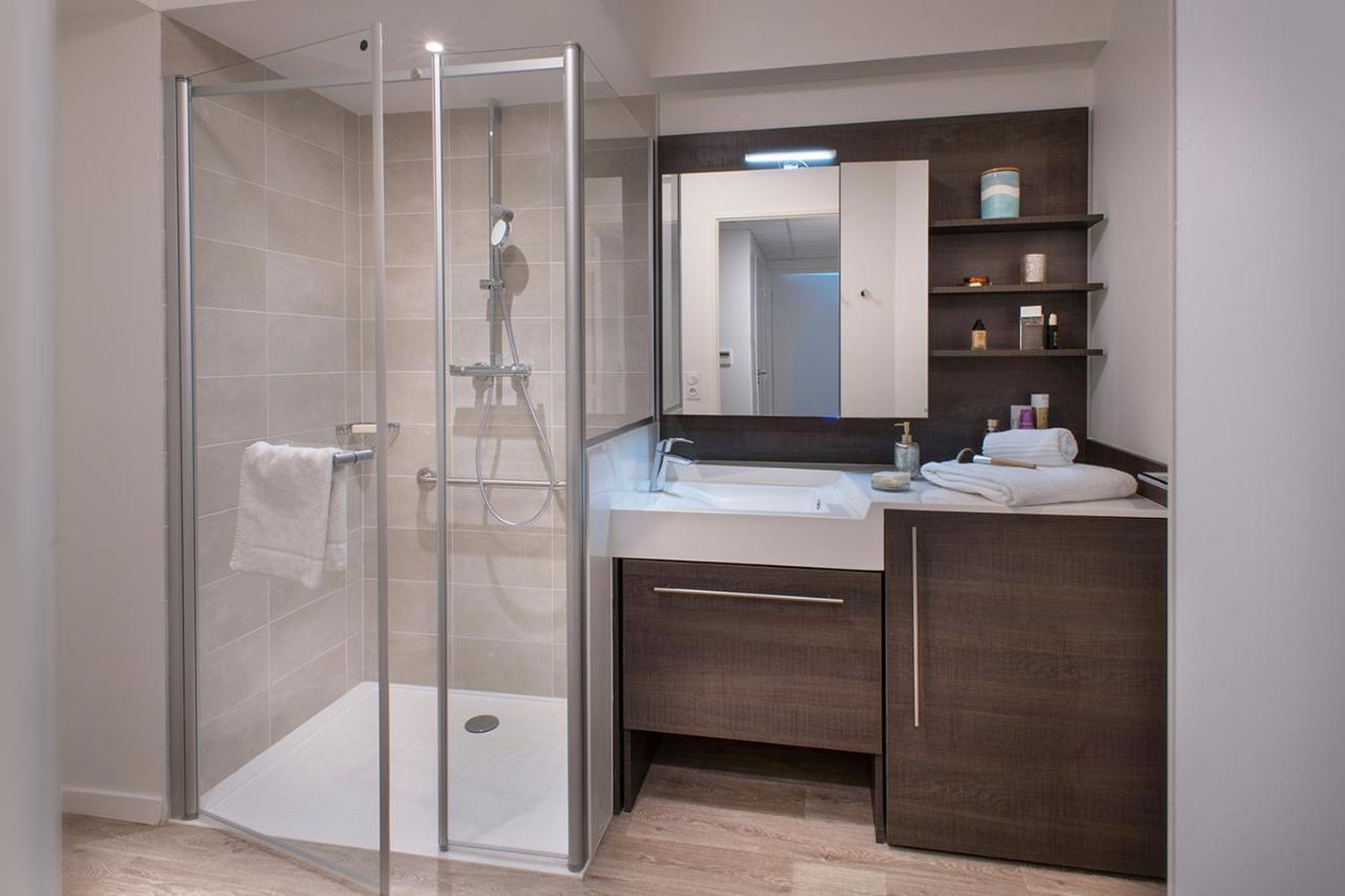 Residence Services Seniors Domitys Les Eaux Vives Динь-ле-Бен Экстерьер фото