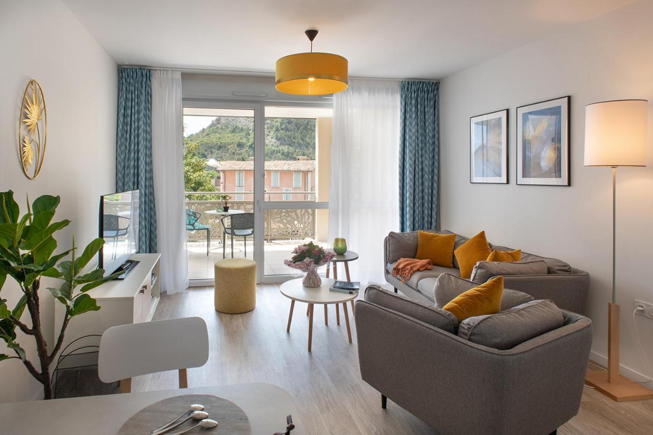 Residence Services Seniors Domitys Les Eaux Vives Динь-ле-Бен Экстерьер фото
