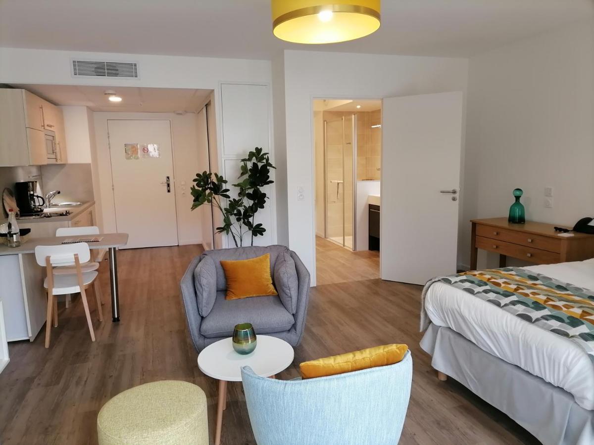 Residence Services Seniors Domitys Les Eaux Vives Динь-ле-Бен Экстерьер фото